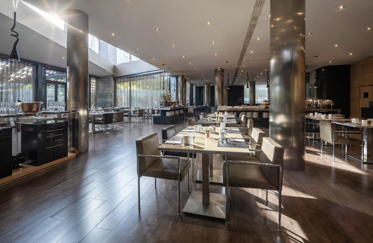 ยูโรสตาร์ส พาเลซ โฮเต็ล Hotel กอร์โดบา ภายนอก รูปภาพ The restaurant