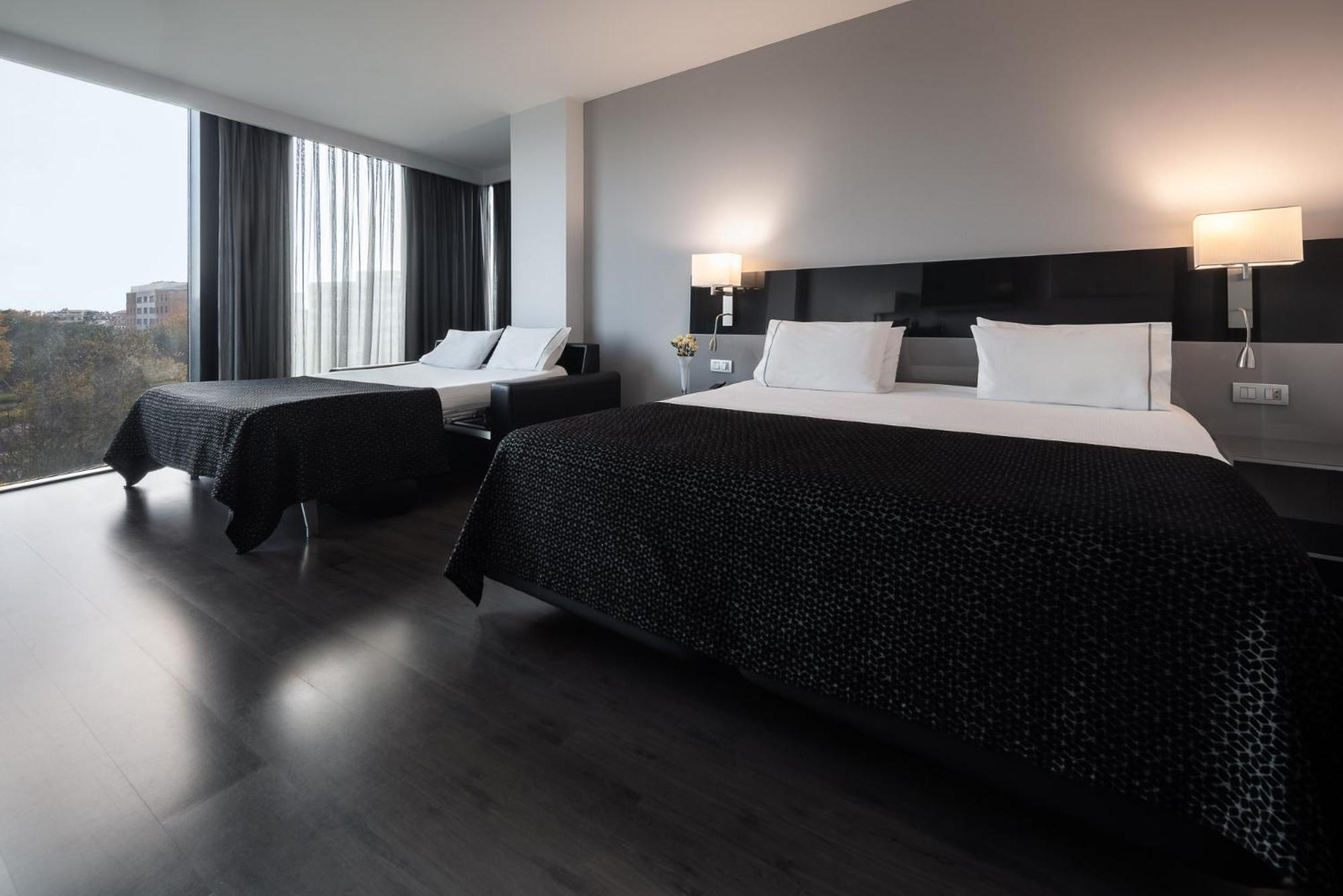 ยูโรสตาร์ส พาเลซ โฮเต็ล Hotel กอร์โดบา ภายนอก รูปภาพ A room at the hotel