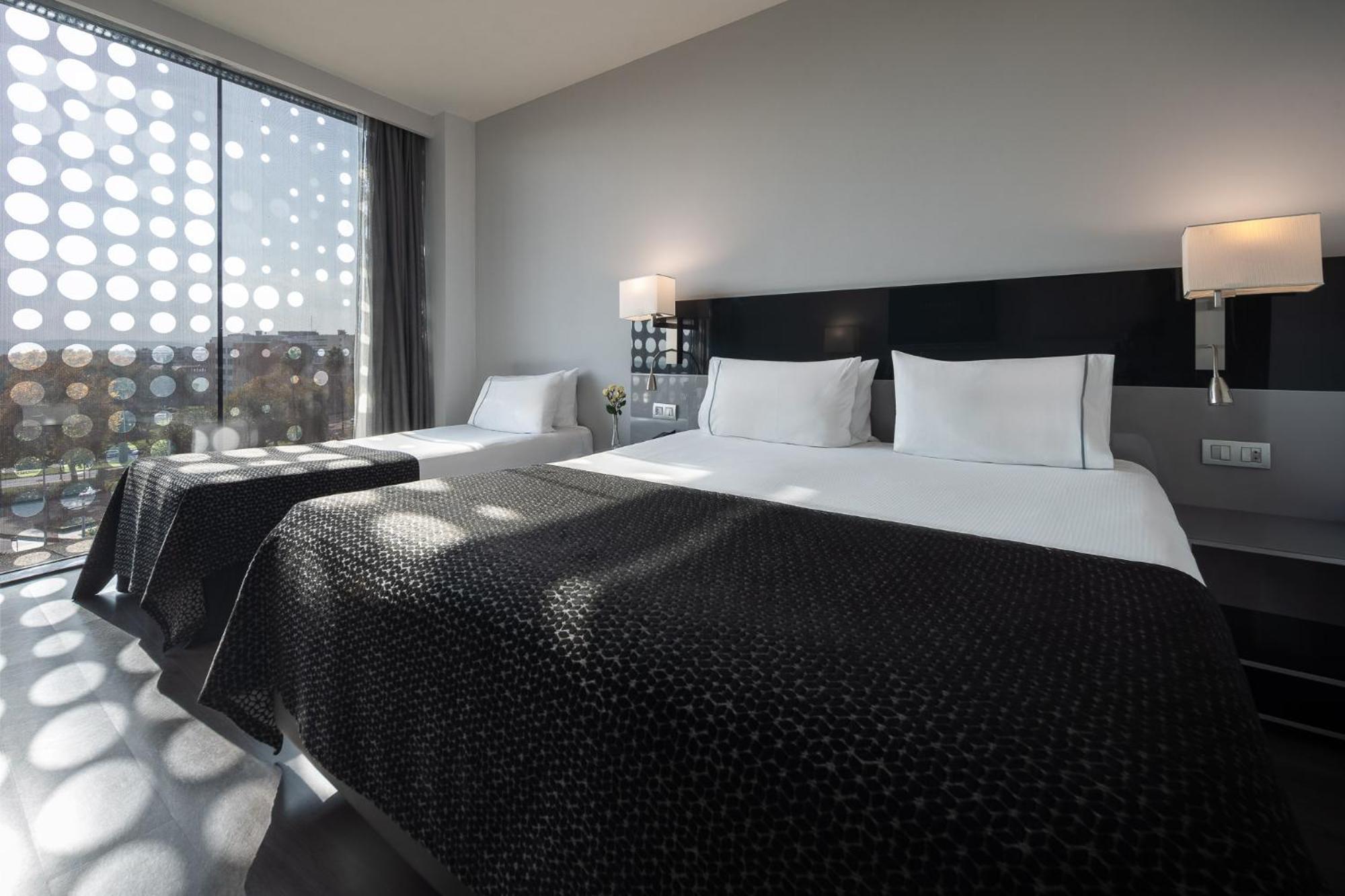ยูโรสตาร์ส พาเลซ โฮเต็ล Hotel กอร์โดบา ภายนอก รูปภาพ A room at the hotel