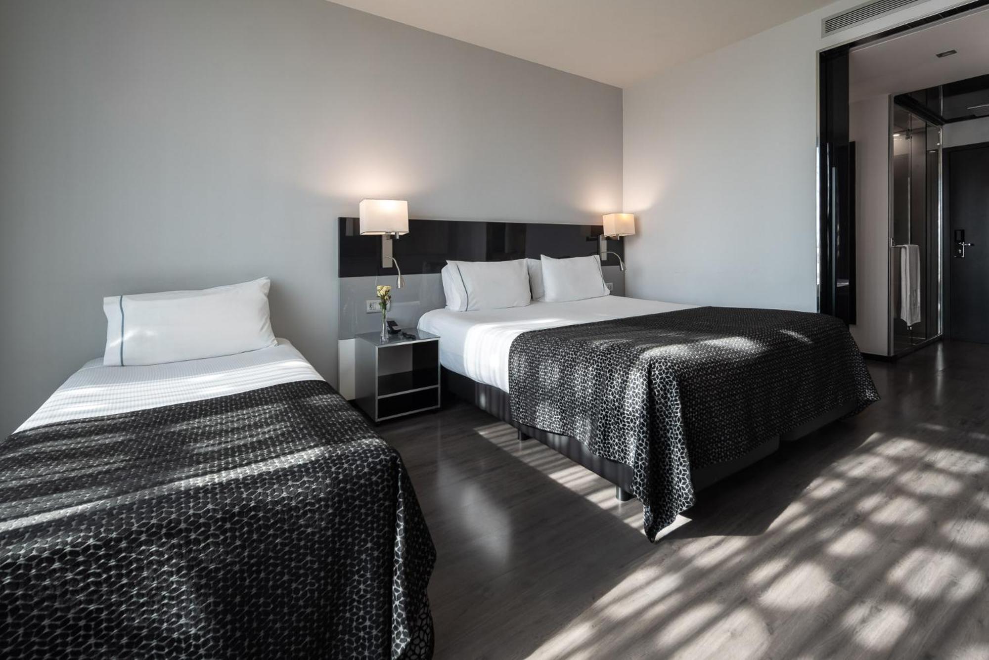 ยูโรสตาร์ส พาเลซ โฮเต็ล Hotel กอร์โดบา ภายนอก รูปภาพ A room at the hotel
